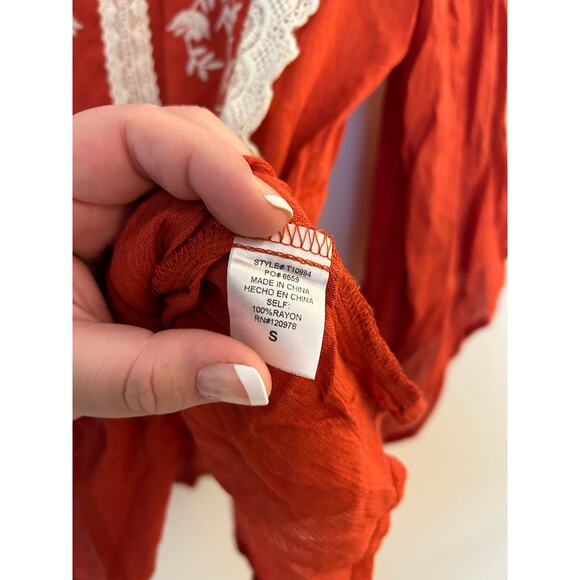 Entro Red-Orange Floral Lace Bib Boho Blouse Size Small - Picture 6 of 6